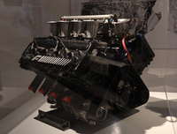「フォード・コスワースDFV」V8エンジン。ロータス、ティレル、マクラーレン、ウィリアムズなど、数々の英国チームによって10年以上にわたり用いられた。