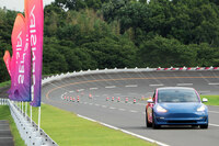 既存のブレーキシステムとは大きく異なる仕組みを持つ「センシファイ」だが、操作性に違和感はない。作動側の制御はもちろんだが、ブレーキペダルへのフィードバックも、しっかりつくり込まれている印象だった。