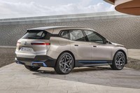 BMWが新型電気自動車「iX」の概要を発表　日本市場にも導入を予定の画像