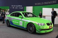 レーシングカー風に仕立てられた世界限定99台の「B3 GT3」。