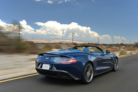 車体の骨格には第4世代の「バーティカル・ホリゾンタル（VH）」アーキテクチャーが用いられる。アルミとカーボンからなり、ねじり剛性は「DBSヴォランテ」より14％向上しているという。