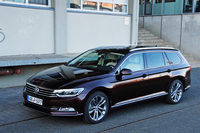 もう一台の相棒「パサート ヴァリアント」。こちらは1.4リッターのガソリン直噴ターボエンジンを積む。
    