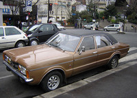 【写真7】「フォード・タウヌス」。日本でも新車時代、地元の社長サンがよく乗ってました。
    