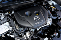 1.5リッターディーゼルターボエンジンは105psと27.5kgmを発生する。