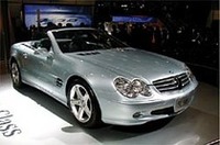 
	12年ぶりにモデルチェンジしたSLクラスの「SL500」
	 