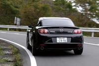 【テスト車のオプション装備】
コンフォートパッケージ＋MAZDA G-BOOK ALPHA対応ボイスコントロールHDDナビゲーションシステム＋SRSエアバッグシステム（カーテン＆フロントサイド）＝33万750円