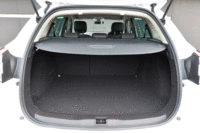 ラゲッジルームの容量は486リッター。後席を倒すことで、さらに拡大できる。（写真をクリックするとシートの倒れるさまが見られます）