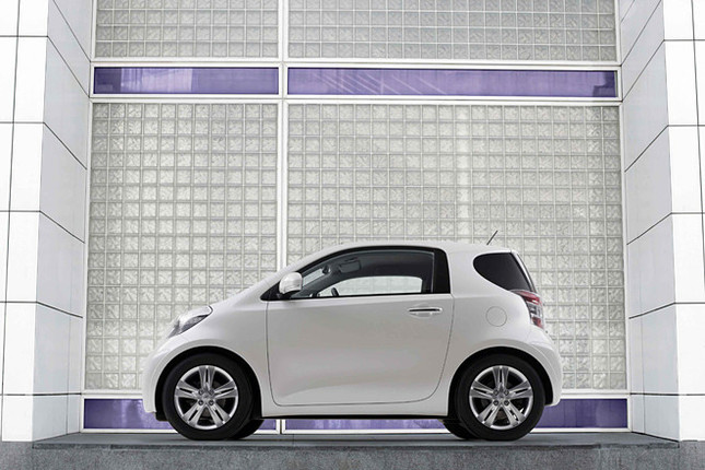 「トヨタiQプロトタイプ」