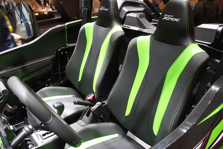 「TERYX KRX 1000」のシート。