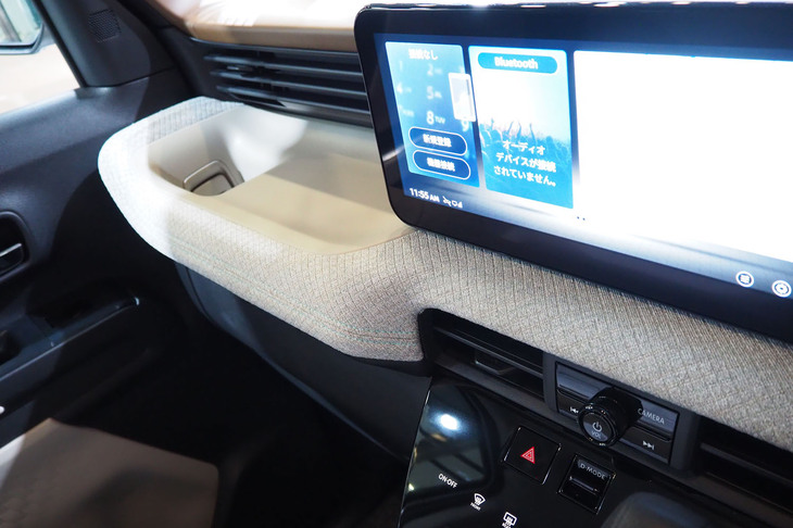 日産ルークス ハイウェイスター（助手席側ダッシュボード）