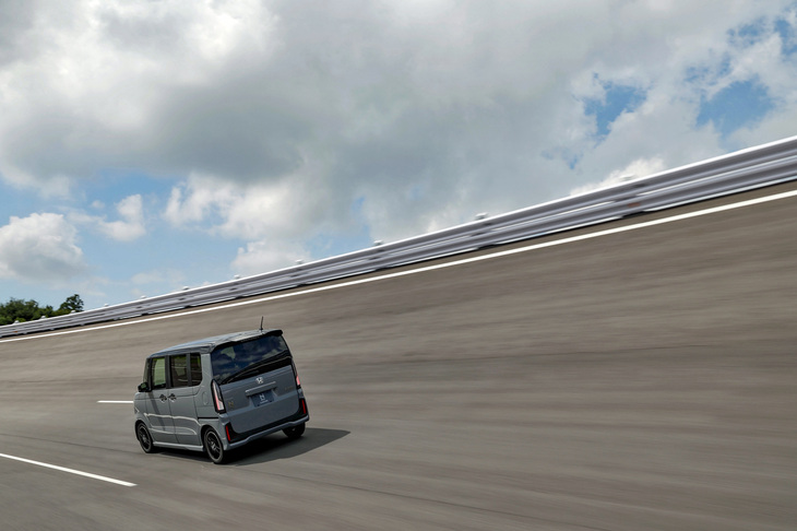 全方位的な改良により、従来モデルから明確な進化を遂げていた新型「N-BOX」。次はぜひ、公道でその実力を試してみたい。