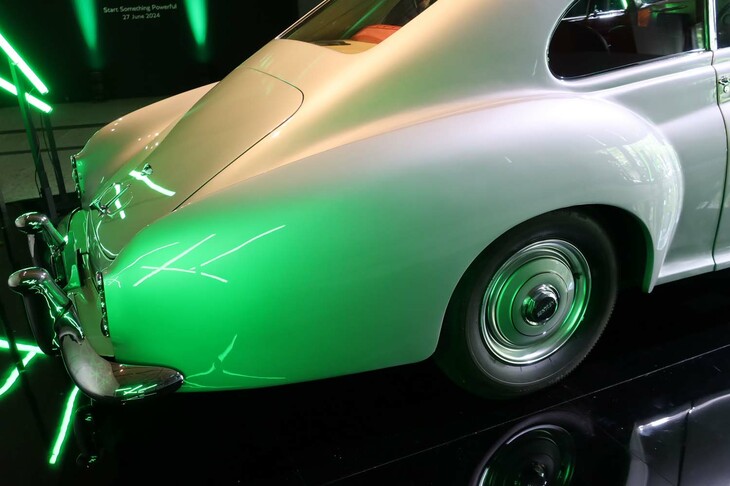 ベントレーRタイプ コンチネンタル（リアフェンダー周辺部）