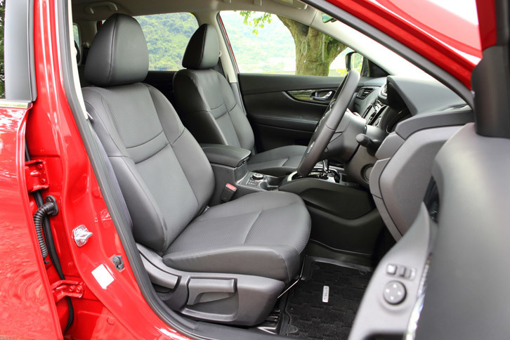 全車に標準装備される防水仕様のシート。「20X」「20Xハイブリッド」にはオプションでスエード調トリコットのクロスシートも用意されている。