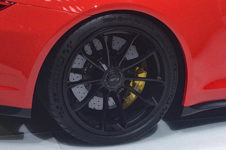 「ポルシェ911 GT3」に装着された「ミシュラン・パイロットスポーツ カップ2」。