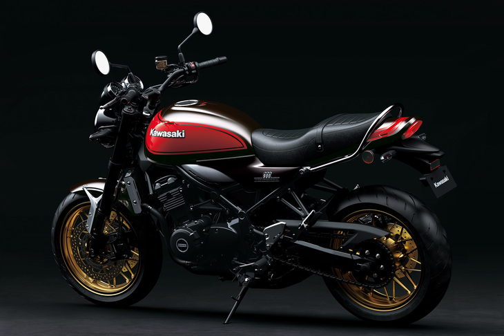 「Zシリーズ」の誕生50周年を記念して、カワサキは2022年1月に3機種の50周年記念モデルを発表した。写真はその1台である「Z900RS 50thアニバーサリー」。