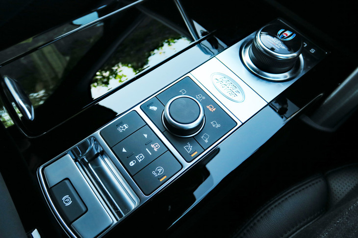 なお、走行モードその他の調整はこんな感じ。“車高はMAX”“ローレンジ選択”などはモーグルや山登りと同じだが、「テレインレスポンス」のドライブモードは「泥／わだち」を選んでいた。