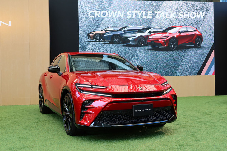 トヨタ・クラウン スポーツ