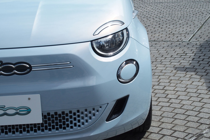 フィアット500e（フロントフェイス）