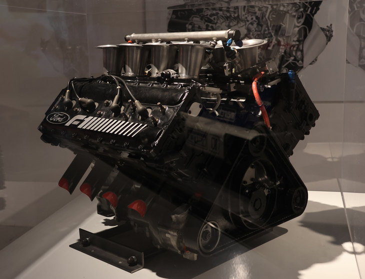 「フォード・コスワースDFV」V8エンジン。ロータス、ティレル、マクラーレン、ウィリアムズなど、数々の英国チームによって10年以上にわたり用いられた。