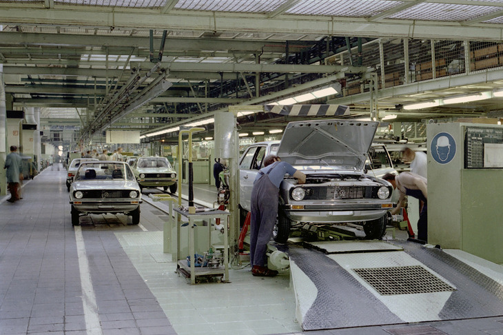 ドイツ・ウォルフスブルクのフォルクスワーゲン本社工場に設けられた「ポロ」の生産ライン。初代モデルは1981年までに110万台が生産されたという。