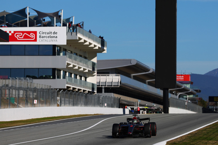 公式テストを前に、スペイン・バレンシアで行われたシェイクダウンの様子。最終日には2人のドライバーが140周以上を走り、マシンのデータを収集した。