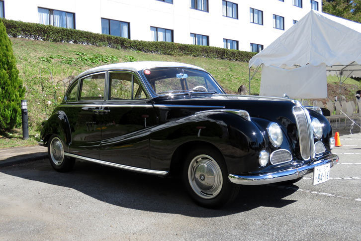 BMWクラブジャパンの細淵雅邦会長が所有する「3200S」。1960年に新車で輸入された2台のうちの1台という、由緒正しい個体である。