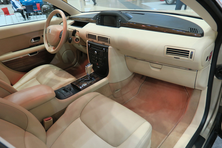 シトロエンC6 2.7HDI／アウトニーズ