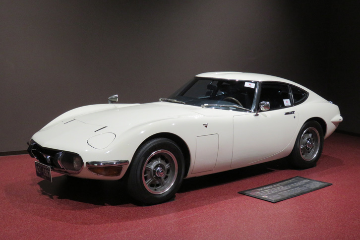 「トヨタ2000GT」