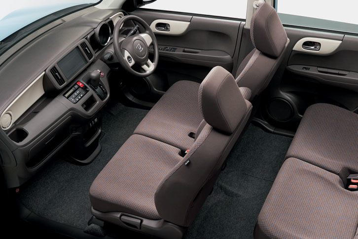 「N-ONEスタンダードL」のインテリア。