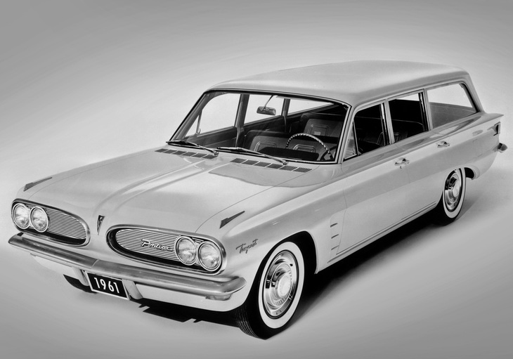 「テンペスト」にはセダンのほか、このステーションワゴンと2ドアハードトップが当初から用意されていた。翌1962年には2ドアコンバーチブルが追加された。