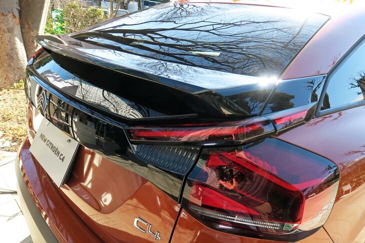 シトロエンC4シャイン（テールゲートスポイラー）