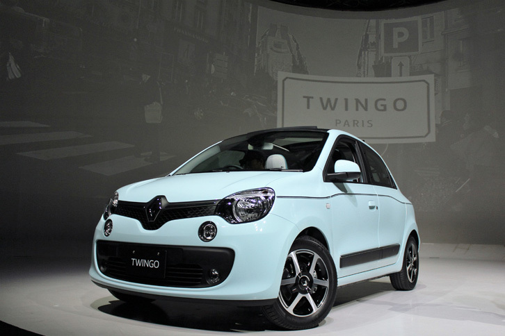 東京モーターショーでの日本初披露から8カ月。ついに新型「ルノー・トゥインゴ」が日本に導入された。
