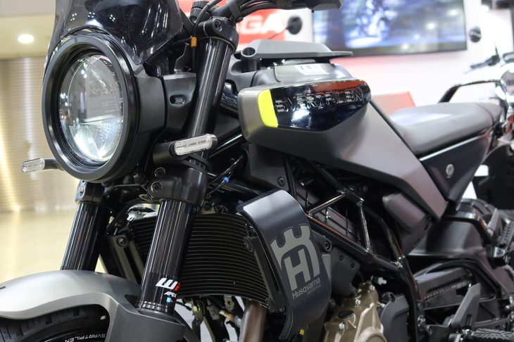 ハスクバーナ・スヴァルトピレン250