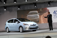 トヨタ・プリウスにワゴンモデルが登場【デトロイトショー2011】
