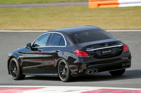 ESPは、オンまたはオフに加えて、一定のドリフトアングルを許容する「ESPスポーツハンドリング」モードが用意される。