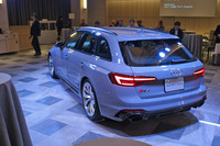 北米のモータースポーツシーンをにぎわせた「アウディ90クワトロIMSA GTO」からインスピレーションを得たというエクステリアデザインを採用する「RS 4アバント」。