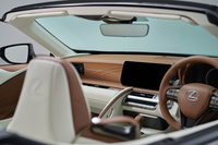 「レクサスLC」一部改良　走りを高めた特別仕様車“ピナクル”も登場の画像