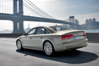 新型「アウディA8」、デビューの画像