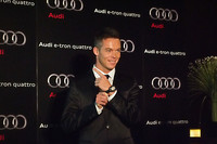 ルマン2連覇を果たしたアンドレ・ロッテラー選手にはスポンサーの「タグ・ホイヤー」から腕時計が贈られた。