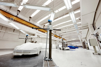 こちらは、イタルデザイン・ジウジアーロ社のモデリング作業場。