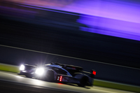 ナイトセッションを快走する、ポルシェ919 ハイブリッド。