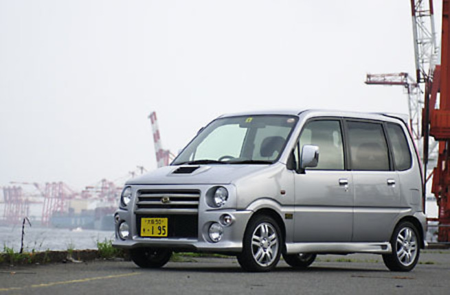 【スペック】全長×全幅×全高＝3395×1475×1650mm/ホイールベース＝2360mm/車重＝870kg/駆動方式＝FF/0.66リッター直3DOHC12バルブターボ・インタークーラー付（64ps/6400rpm、10.9kgm/3600rpm）/車両本体価格＝144.5万円（テスト車＝同じ）