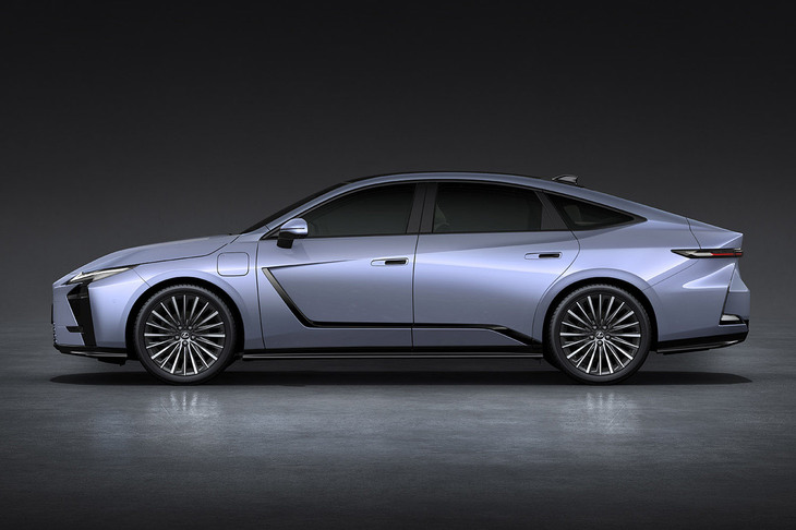 ボディーサイズは先代モデルから大幅にアップ。全長は5.1mオーバーとなった。