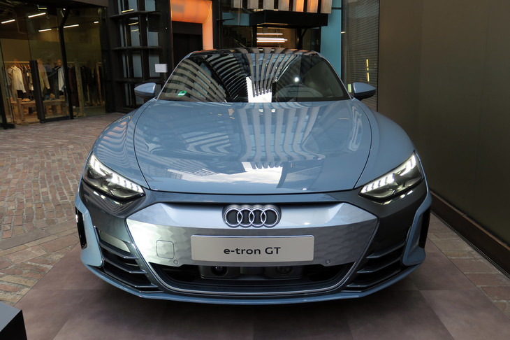 アウディe-tron GTクワトロ（エクステリア）