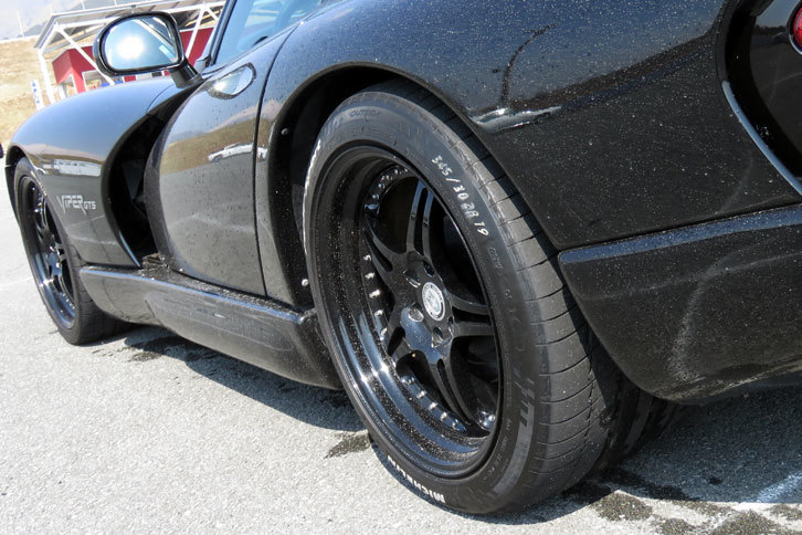 この、硬質化が進んだミシュランの話をするのは、これで何度目だろうか……。いや、換えようとは思っているんですよ？　ただちょっと、最近忙しくって……。