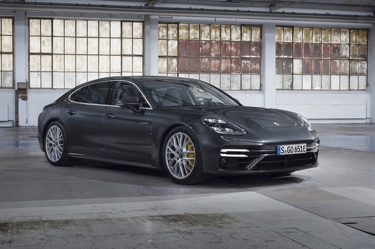 ポルシェ・パナメーラ ターボS Eハイブリッド