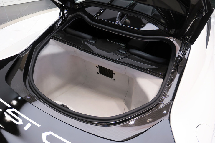 日産GT-R50 by Italdesign（トランクルーム）