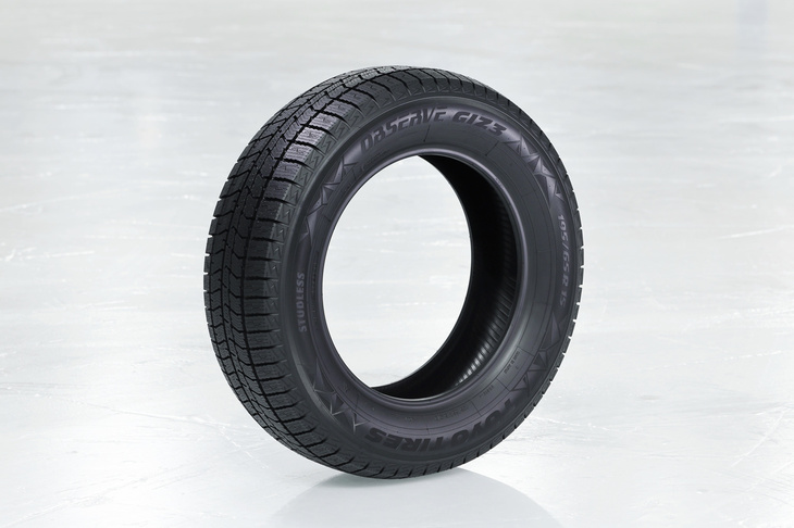 トーヨーの冬タイヤの定番商品といえる「オブザーブ ギズ3」。