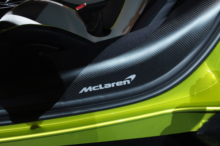 マクラーレン・アルトゥーラ（サイドシル）