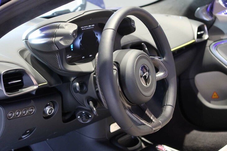 ｖ（ステアリングホイール）